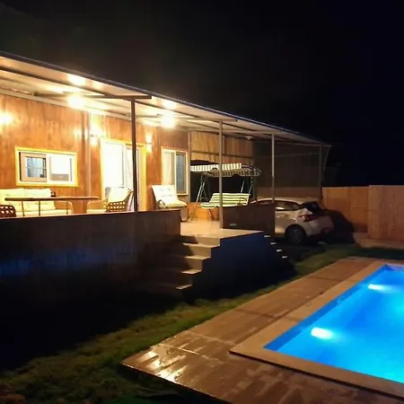 בית נופש Moonlight Tiny House דלמן